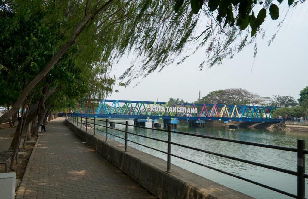 Amaris Hotel Tangerang Exterior foto